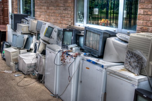 Choosing the Right Disposal Service